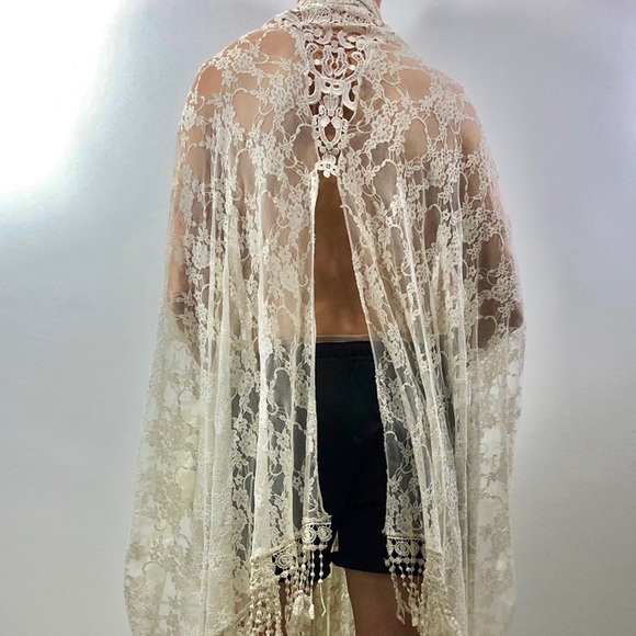 Lace Butterfly Throw w/Fringe - Picture 8 of 12